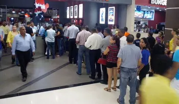 Salas repleta de publico para ver película â??El Teniente Amado