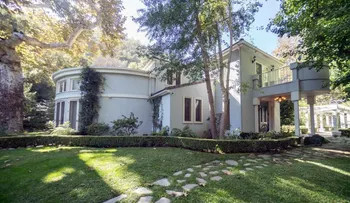 La colosal mansión que Serena Williams puso a la venta por una cifra millonaria
