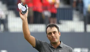 El italiano Molinari gana el Abierto Británico de Golf en gran exhibición de Tiger Woods