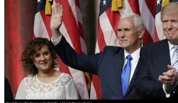 ¿Es una vampira: Inquietud por la hija de un político que desaparece en una foto