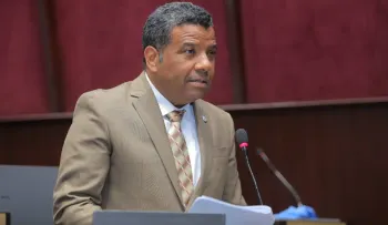 Diputado Beltré propone enseñanza obligatoria de creole, inglés y francés en escuelas dominicanas