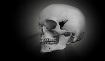 Hombre se disfraza de la muerte para advertir sobre el coronavirus