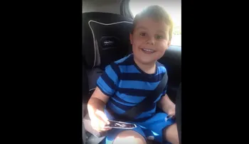 La tierna reacción de un niño cuando se entera que va a tener un hermano (VIDEO)