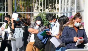 Las vacunas de Pfizer y Moderna son efectivas contra la variante Lambda de coronavirus surgida en Perú