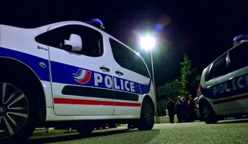 Un hombre intenta atacar a personas con un machete durante una vigilia en Niza