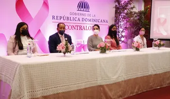 Primera dama y Contraloría encabezan jornada de salud femenina