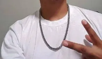 Hombre abusa de dos jovencitas utilizando Facebook