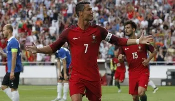 Cristiano anota dos y Portugal golea 7-0 a Estonia