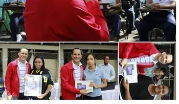 Minaya realiza conversatorio de Juventud en colegio Santa Rita