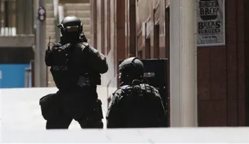 5 personas escapan de edificio con rehenes en Sídney