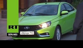Vladímir Putin aparece en Sochi conduciendo su nuevo Lada