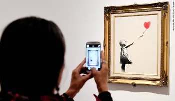 Banksy ofreció pinturas gratis a votantes en Reino Unido y ahora la policía lo está investigando
