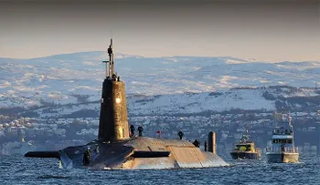 La Marina británica vuelve a meter la cabeza bajo el hielo: sus submarinos vuelven al Ártico
