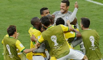 Brasil supera a Chile por penales y pasa a cuartos
