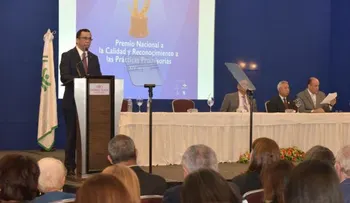Ministro Andrés Navarro: desarrollo sostenible sólo se logra con alianza Estado-Sociedad Civil 