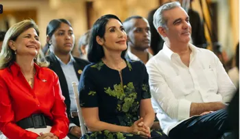 Primera Dama inaugura la Navidad con encendido árbol en el Palacio Nacional