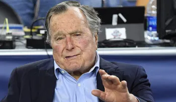 George H. W. Bush a Donald Trump: "Si voy a su toma de posesión acabaré en una tumba"