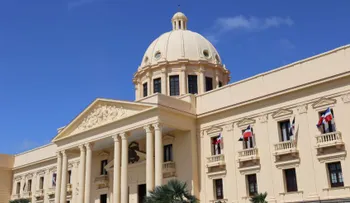 Danilo Medina cambia representante gubernamental ante Consejo Directivo IDSS