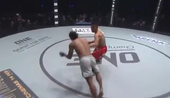 MMA: llegó invicto al octágono y 21 segundos después sufrió un terrible nocaut