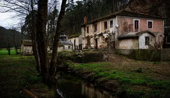 Casas a un euro o pueblos enteros al precio de un piso: los precios locos de la España rural
