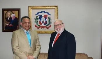 Ventura Camejo se reúne con catedrático español