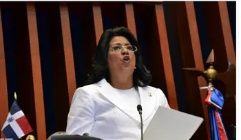 Lizardo presenta rendición de cuentas como presidenta del Senado