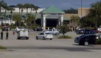 Una persona muerta y dos heridos, por tiroteo en centro comercial de Florida