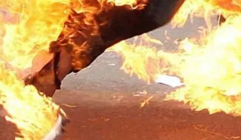 Mujer se prende fuego tras ser violada por dos hombres, en Túnez