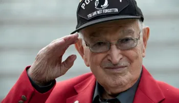 El médico mexicoestadounidense que documentó el horror de los campos de concentración nazis muere a los 93 años