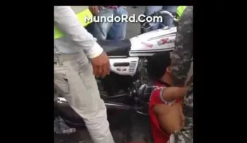 A este ladrón lo quemaron y lo hicieron llorar como un niñito (VIDEO)