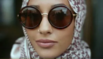 H&M genera debate por modelo musulmana con hiyab