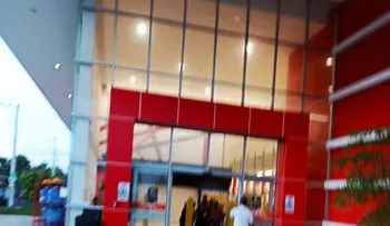 Pequeños comerciantes acusan al Gobierno de beneficiar a los empresarios adinerados