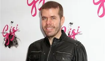 Bloguero Perez Hilton tuvo una bebé con vientre de alquiler