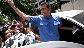 Presionan por referendo contra Maduro