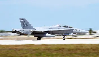 La razón por la que dos tercios de los aviones de combate de la Armada de EE.UU. no pueden volar