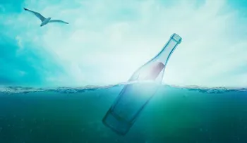 Un joven encuentra "el peor" secreto en una botella con mensaje 
