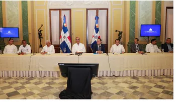 Gobierno acuerda mesa con transportistas para frenar alza del pasaje