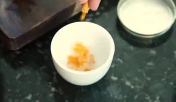 Aprende a blanquear tus dientes con este remedio casero