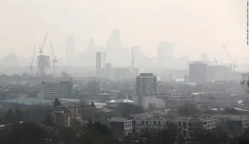 ¿Está la contaminación atmosférica relacionada con el riesgo de demencia?