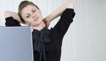 7 movimientos de pilates que puedes hacer en tu oficina