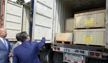 Llegan máquinas rayos X para aeropuertos; Aduanas destruye cigarrillos