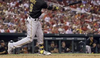 Marte dispara un Grand Slam; Machado da uno y Salazar gana