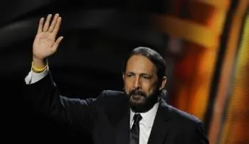 Juan Luis Guerra celebra el Grammy Latino al mejor álbum tropical con AsondeGuerra