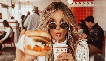Te decimos los alimentos que te envejecen