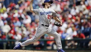 Greinke ayuda a su propia causa y batea jonrón 