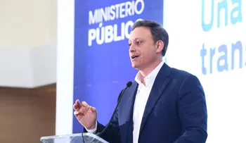 Procurador dispone un 25% de aumento salarial para personal del Ministerio Público