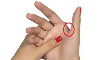 Presionarte la parte media de tu mano izquierda te ayuda con la salud en segundos