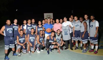Grupo Blandino apadrina y dona uniformes al conjunto de baloncesto Lobos del Ozama