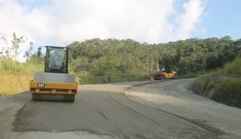 Obras Públicas avanza construcción de carretera Piedra Blanca-Rancho Arriba