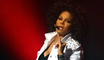 Janet Jackson pospone su gira mundial por un asunto médico